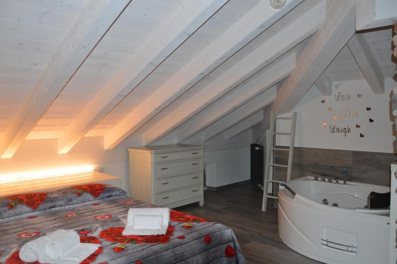 White Suite - Jacuzzi, Swimming Pool & Lake View Lezzeno Zewnętrze zdjęcie